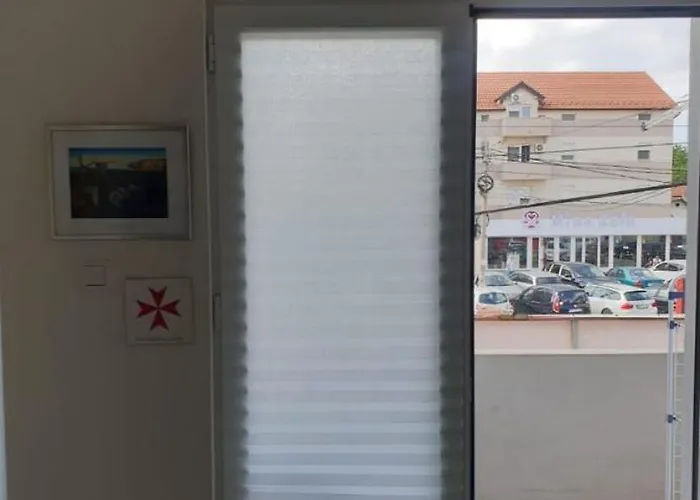 Apartman- Apartman *